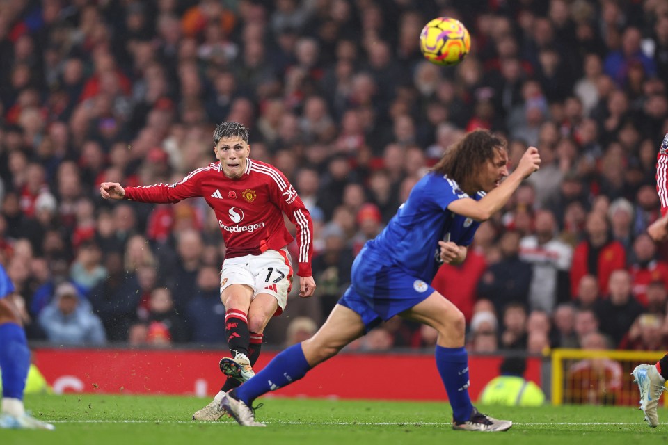 A estrela do Man Utd marcou um gol na vitória de seu time por 3 a 0 em Old Trafford