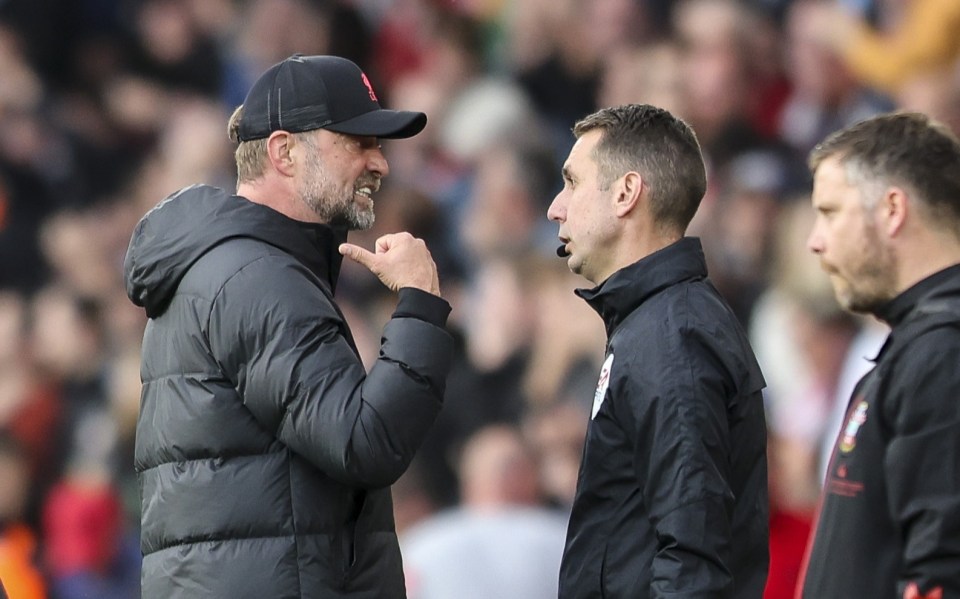 Jurgen Klopp e Coote em Anfield em 2022