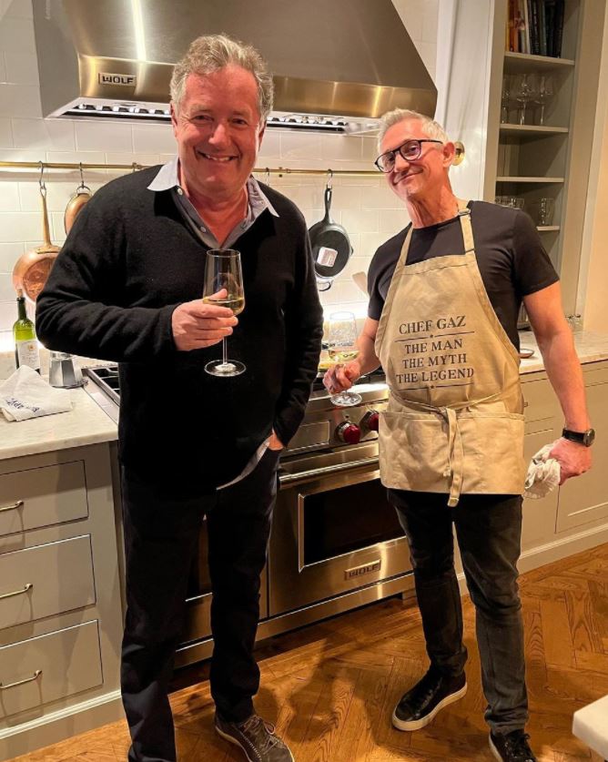 O crescente interesse de Lineker pela culinária incluiu tornar-se 'Chef Gaz' do colega apresentador Piers Morgan