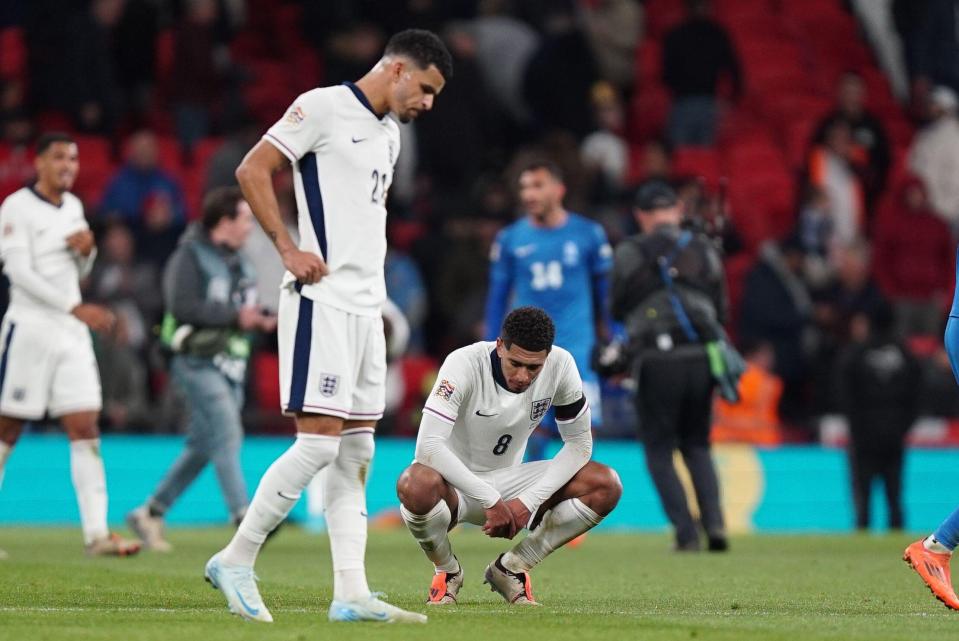 A Inglaterra perdeu para a Grécia em Wembley em meio a drama administrativo