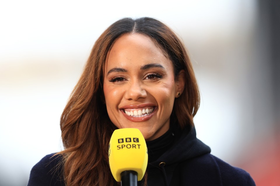 Alex Scott vê como sua missão divina reeducar o rebanho e muitas vezes pontua seus discursos com a frase: ‘O futebol é para todos’