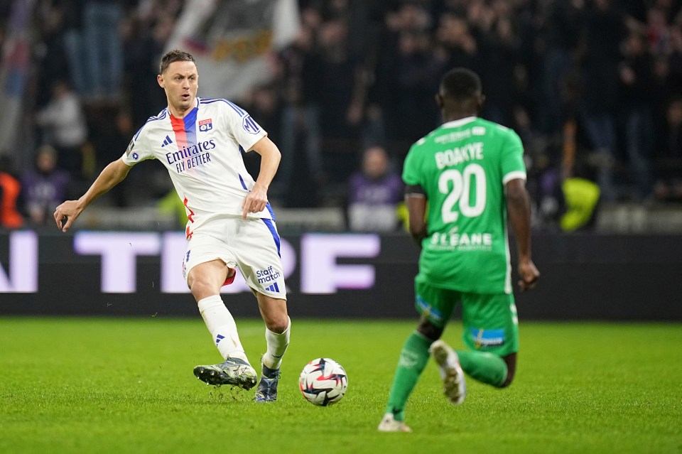 A ex-estrela do Man Utd Nemanja Matic agora joga pelo Lyon