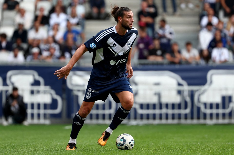 Andy Carroll agora joga na quarta divisão francesa com o Bordeaux