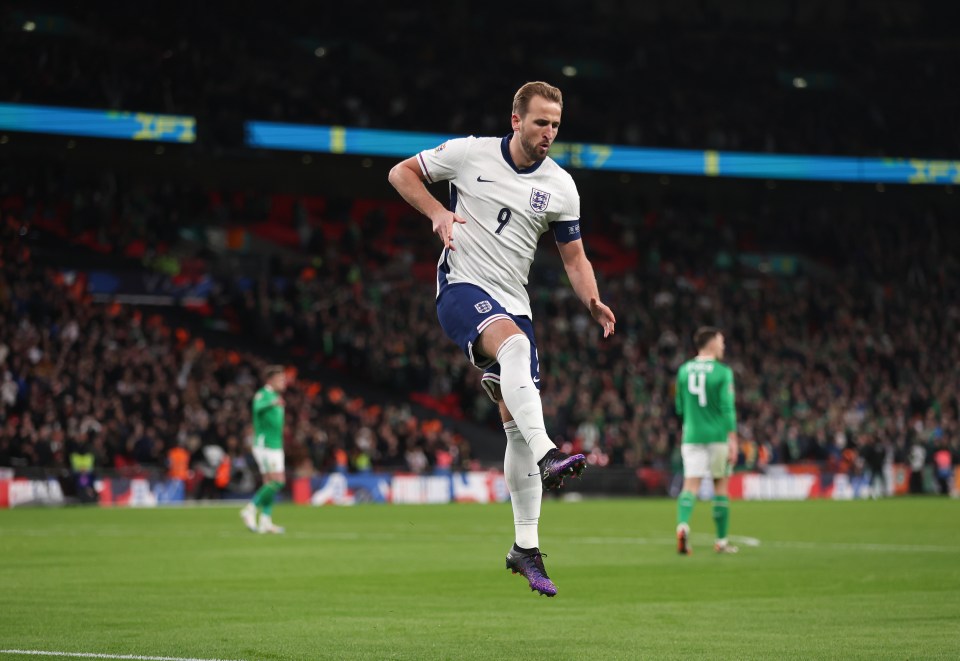 Kane marcou o primeiro gol da Inglaterra