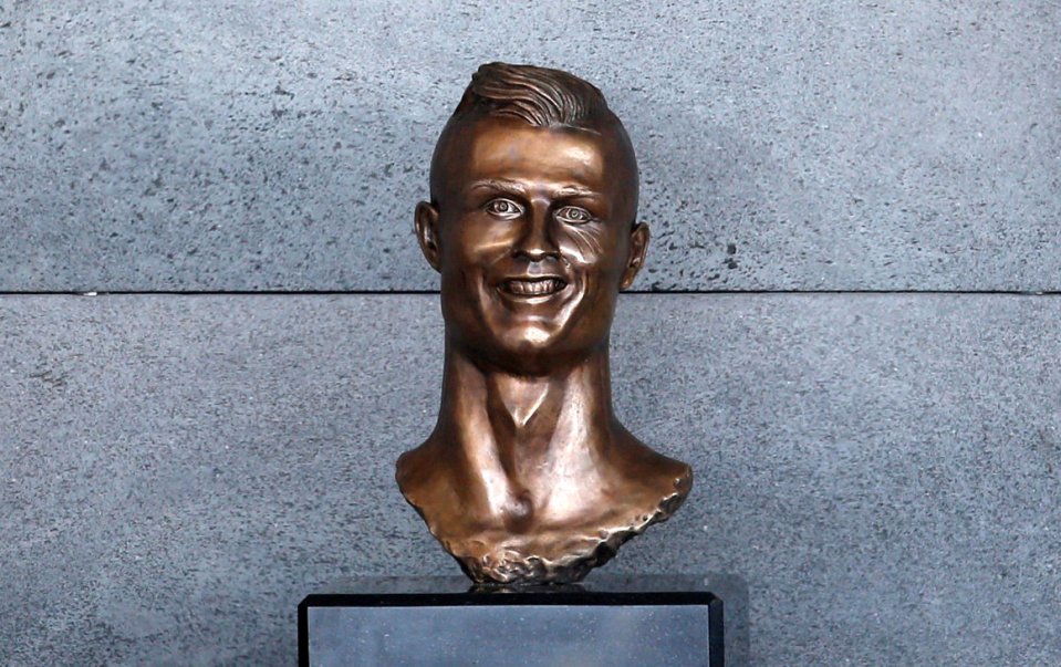 Cristiano Ronaldo fez com que uma estátua sua se tornasse viral