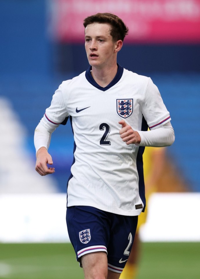 Fisher joga pelos sub-21 da Inglaterra