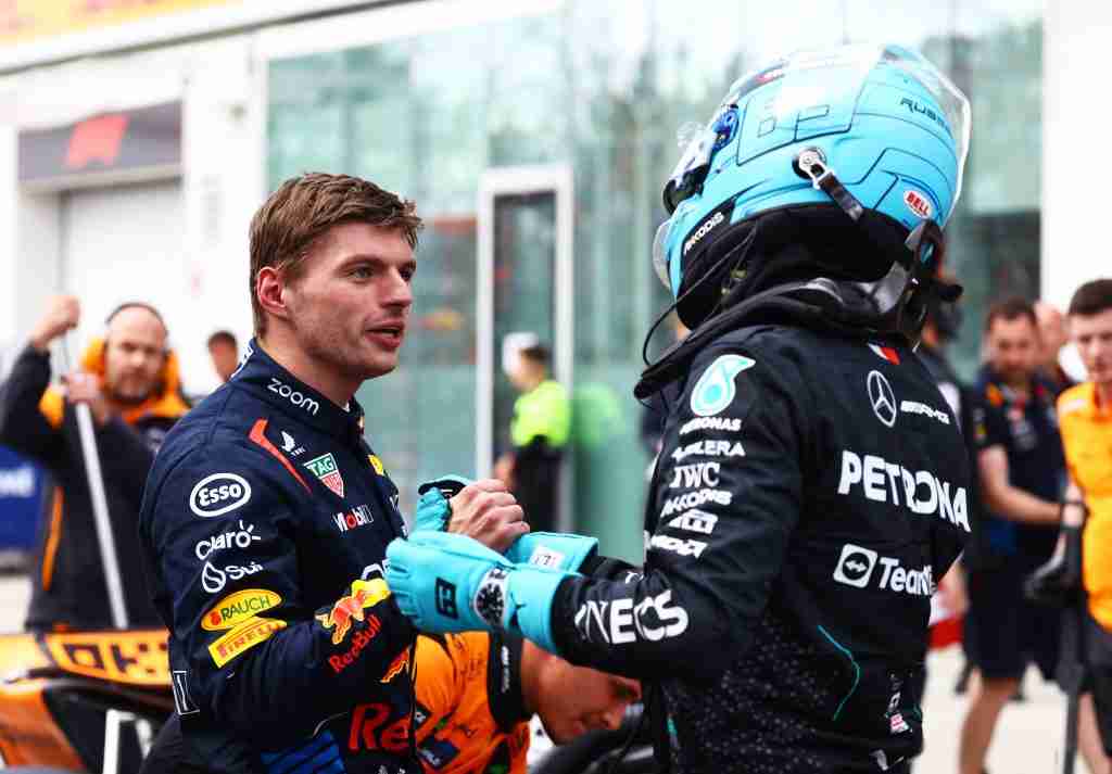 Max Verstappen e George Russell da Mercedes após qualificação para o Grande Prêmio do Canadá de 2024 | Conjunto de conteúdo Getty Images / Red Bull