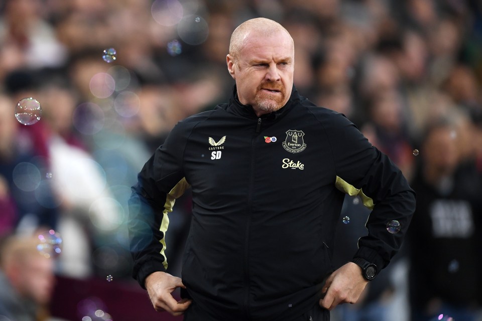 Sean Dyche está sob enorme pressão em Goodison Park