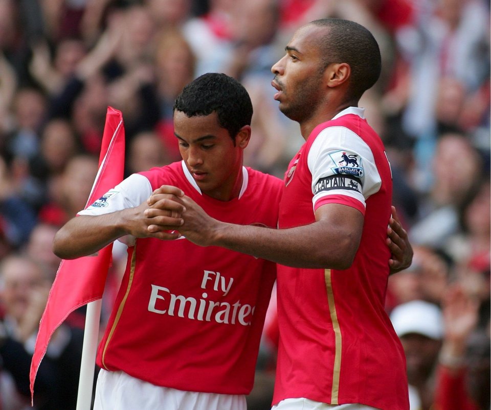 Walcott disse que jogar com o ídolo Thierry Henry foi um fator importante em sua decisão de ingressar no Arsenal