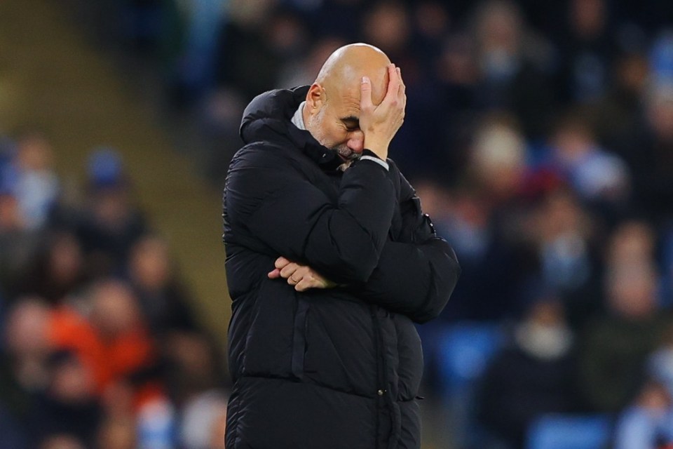 Pep Guardiola continua sem vencer há seis jogos depois de desperdiçar uma vantagem de três gols