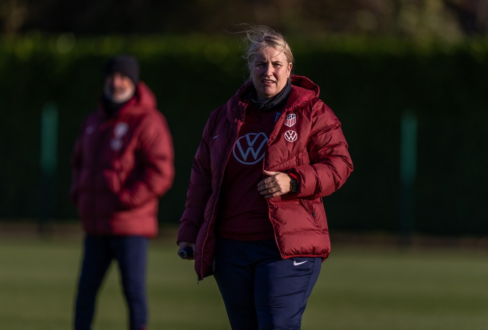 O confronto da Inglaterra com a seleção feminina dos Estados Unidos verá Wiegman enfrentar a chefe dos EUA, Emma Hayes