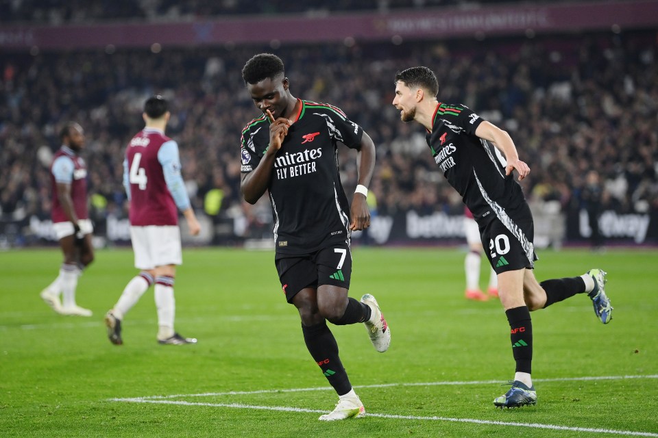 O West Ham perdeu o ímpeto quando Bukayo Saka fez 5 a 2 para o Arsenal antes do intervalo