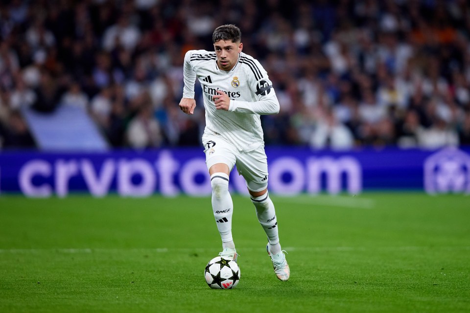 Federico Valverde foi substituído no intervalo da derrota do Real Madrid para o Milan