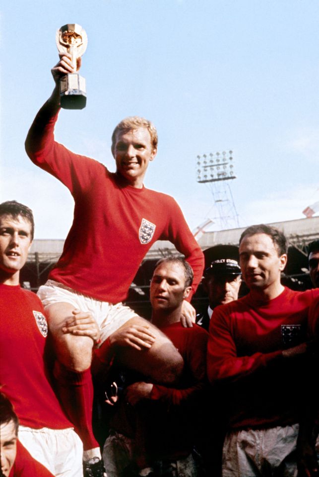 A família de Bobby Moore está iniciando uma ação legal para recuperar sua camisa perdida da Copa do Mundo de 1966, o The Sun pode revelar