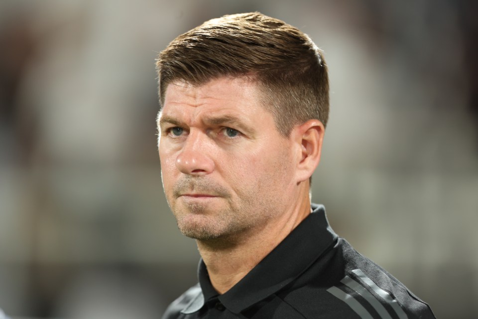 A lenda do Liverpool, Steven Gerrard, foi cotado para retornar ao Rangers