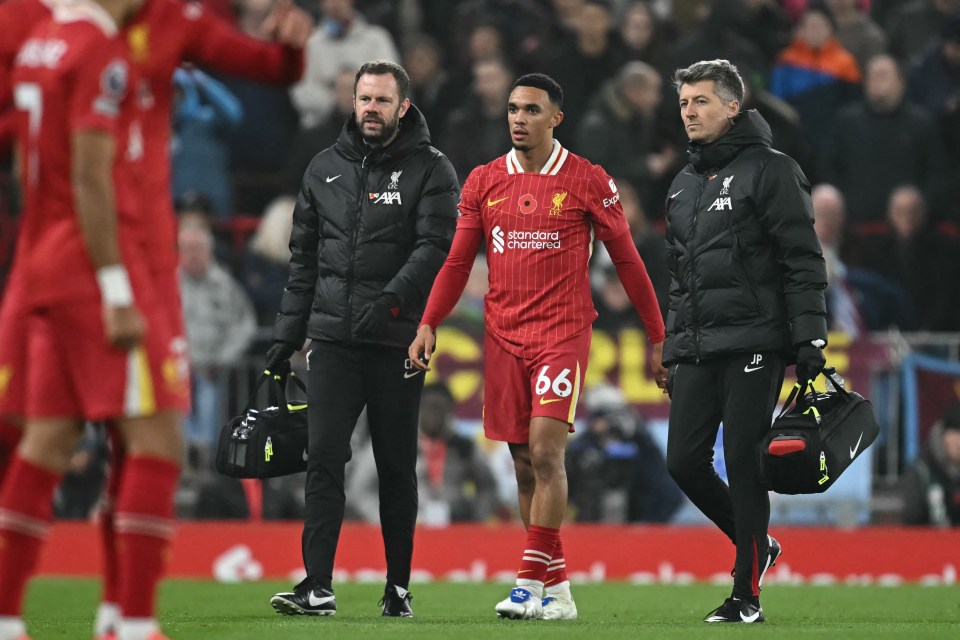 Trent Alexander-Arnold lesionou-se no jogo do Liverpool com o Aston Villa