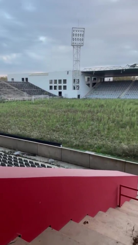 O Stade des Costieres foi abandonado