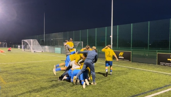 Fora da liga Yarm & Eaglescliffe marcaram quatro gols nos acréscimos para garantir uma vitória por 6-5