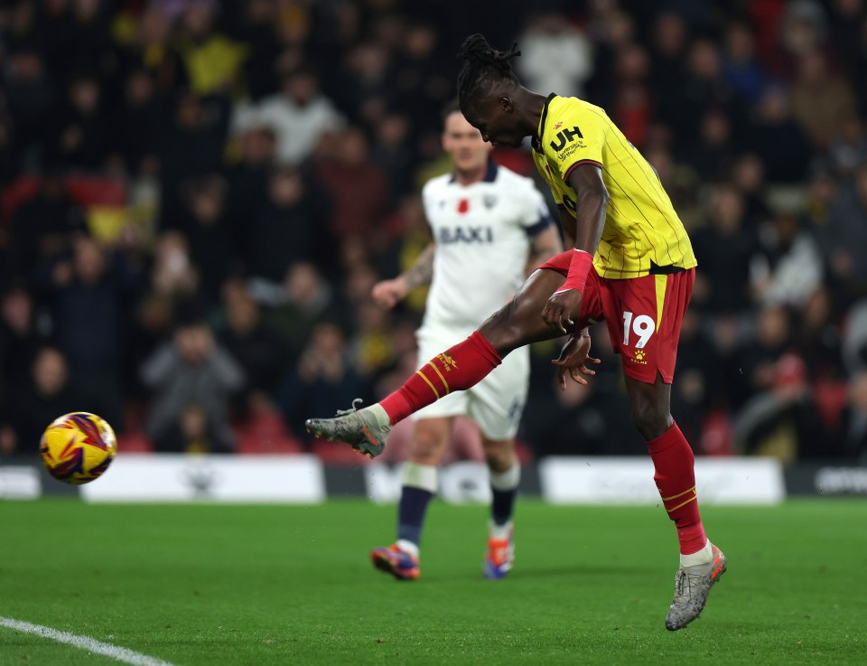 Vakoun Issouf Bayo abriu o placar no empate de 2 a 2 do Watford com o Plymouth na sexta-feira