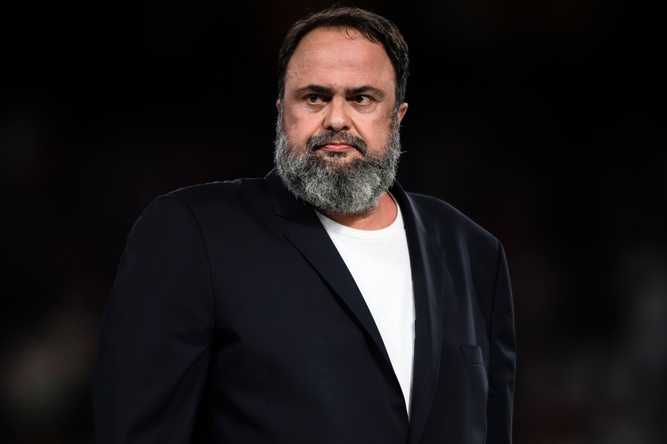 Evangelos Marinakis, proprietário do Nottingham Forest, está em negociações para comprar o controle acionário do Vasco da Gama