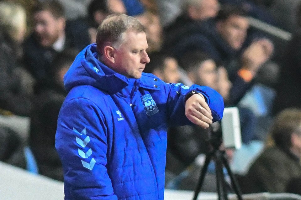 Mark Robins foi demitido pelo Coventry