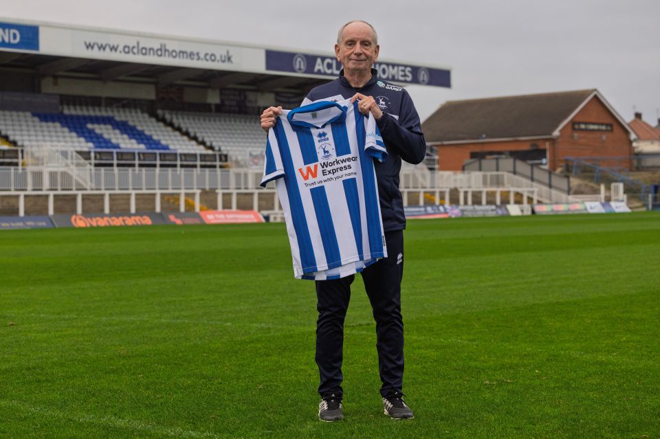 Lennie Lawrence foi confirmado como chefe do Hartlepool