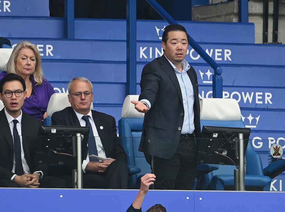 O presidente do Leicester, Aiyawatt Srivaddhanaprabha, ficou furioso com o time após sua viagem a Copenhague.