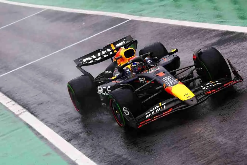 Max Verstappen durante a qualificação antes do Grande Prêmio do Brasil de 2024 | Conjunto de conteúdo Getty Images / Red Bull