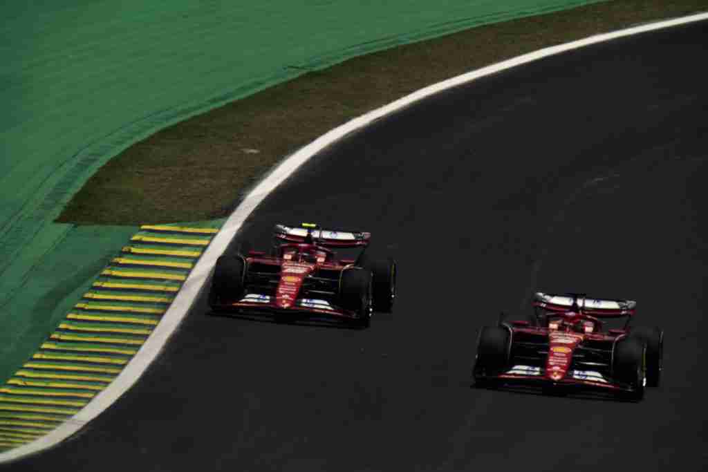 Charles Leclerc e Carlos Sainz durante o GP do Brasil de 2024 | Assessoria de Imprensa da Scuderia Ferrari