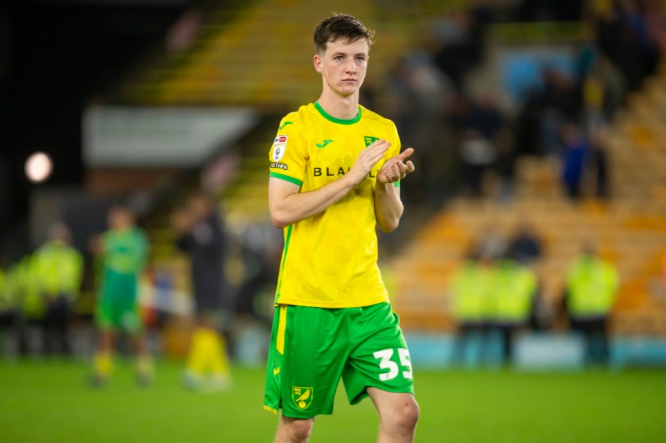 Kellen Fisher foi convidado a desenhar um elefante pelo chefe do Norwich, Johannes Hoff Thorup