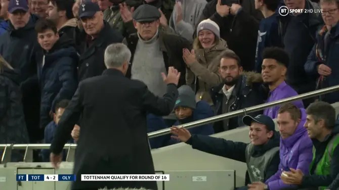 O garoto dos Spurs foi agradecido por José Mourinho após seu lance rápido