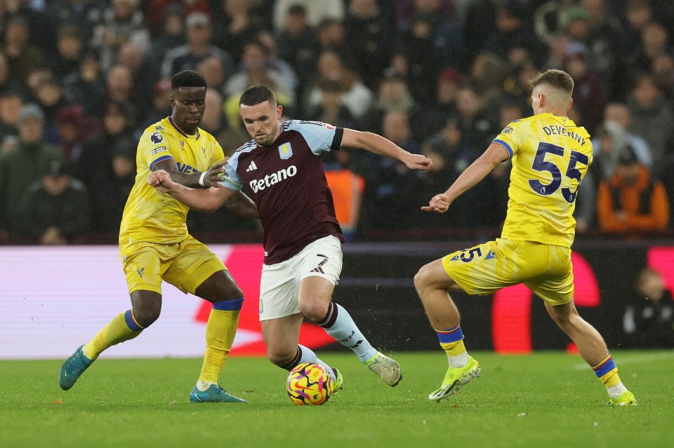 O incidente chocante aconteceu após o empate de 2 a 2 do Aston Villa com o Crystal Palace