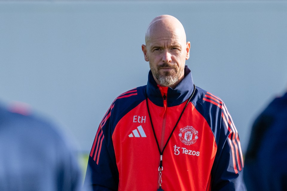 O ex-técnico do Man Utd, Erik ten Hag, não queria Joshua Zirkzee no verão