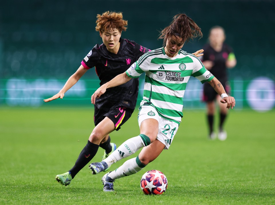 O Celtic Women enfrentará o Chelsea esta noite em Stamford Bridge, após a derrota por 2 a 1 para os Blues no terceiro jogo da fase de grupos.