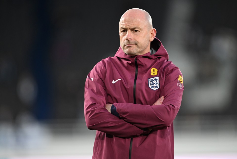 Lee Carsley levará um esquadrão esqueleto para a Grécia