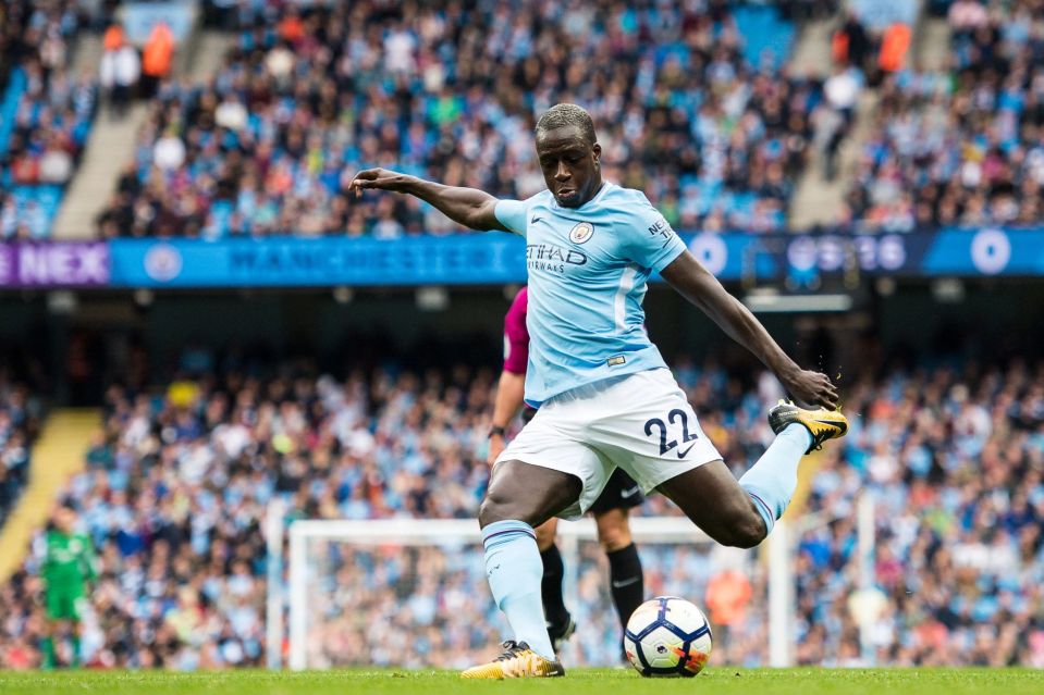 O ex-zagueiro do Man City, Benjamin Mendy, foi forçado a vender sua mansão de £ 5 milhões em Cheshire para pagar uma dívida fiscal de £ 800.000