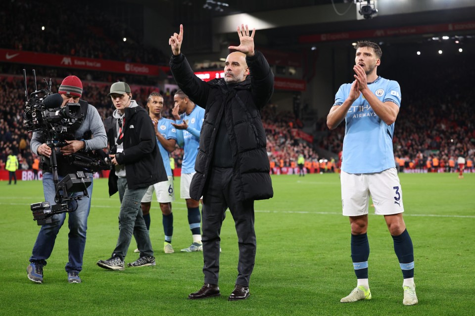 O técnico do Man City também fez um gesto desafiador no final da partida