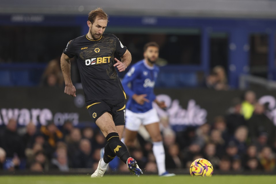 Craig Dawson teve um pesadelo para os Wolves com DOIS gols contra