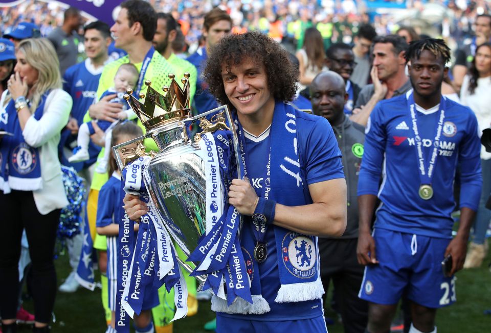 David Luiz venceu a Premier League com o Chelsea e agora pode enfrentá-los aos 37 anos