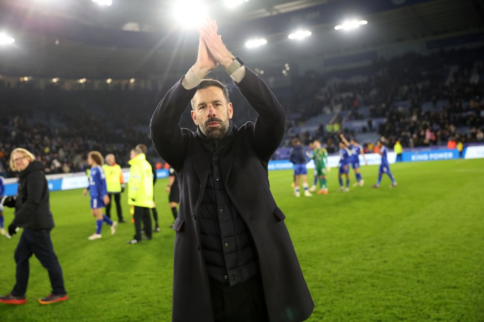 Ruud van Nistelrooy conseguiu o emprego no Leicester depois de deixar o Man Utd