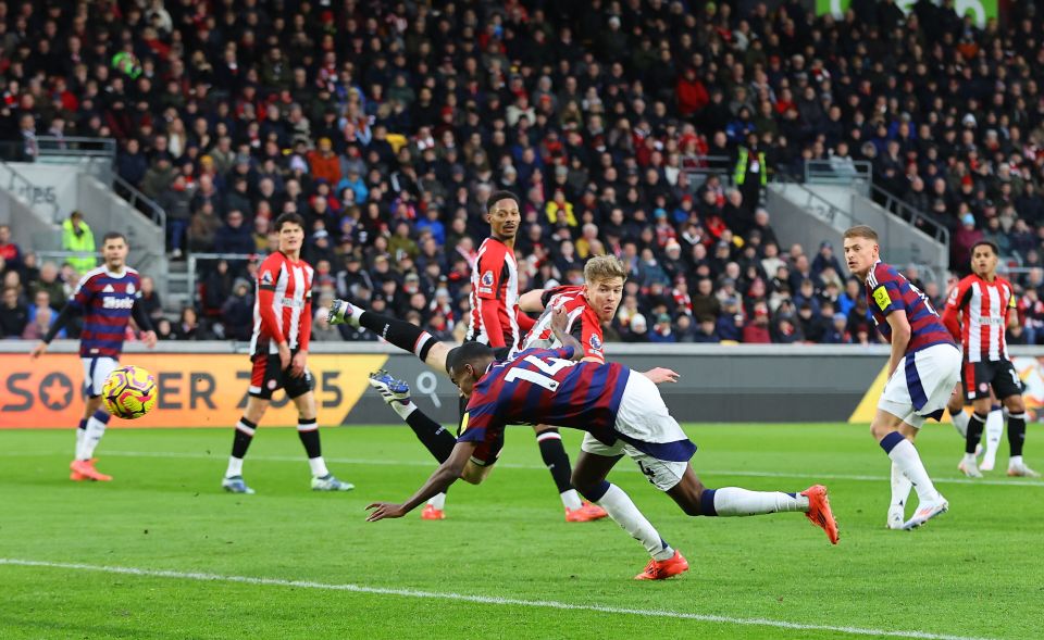 Alexander Isak empatou para o Newcastle