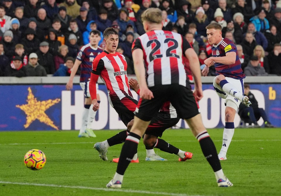 Harvey Barnes empatou novamente para o Newcastle