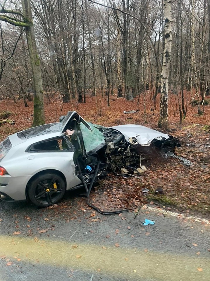 O ás Prem Antonio teve que ser libertado de sua Ferrari depois de bater o motor de £ 260.000 em árvores