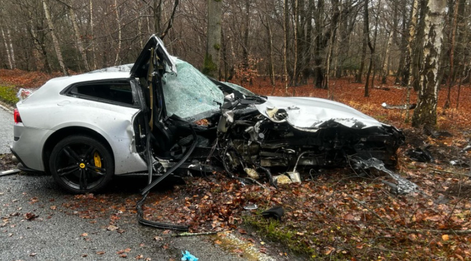 Michail escapou milagrosamente de seu terrível acidente de supercarro - sofrendo apenas uma perna fraturada