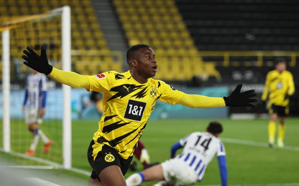 Moukoko marcou pelo Dortmund aos 16 anos e 1 dia