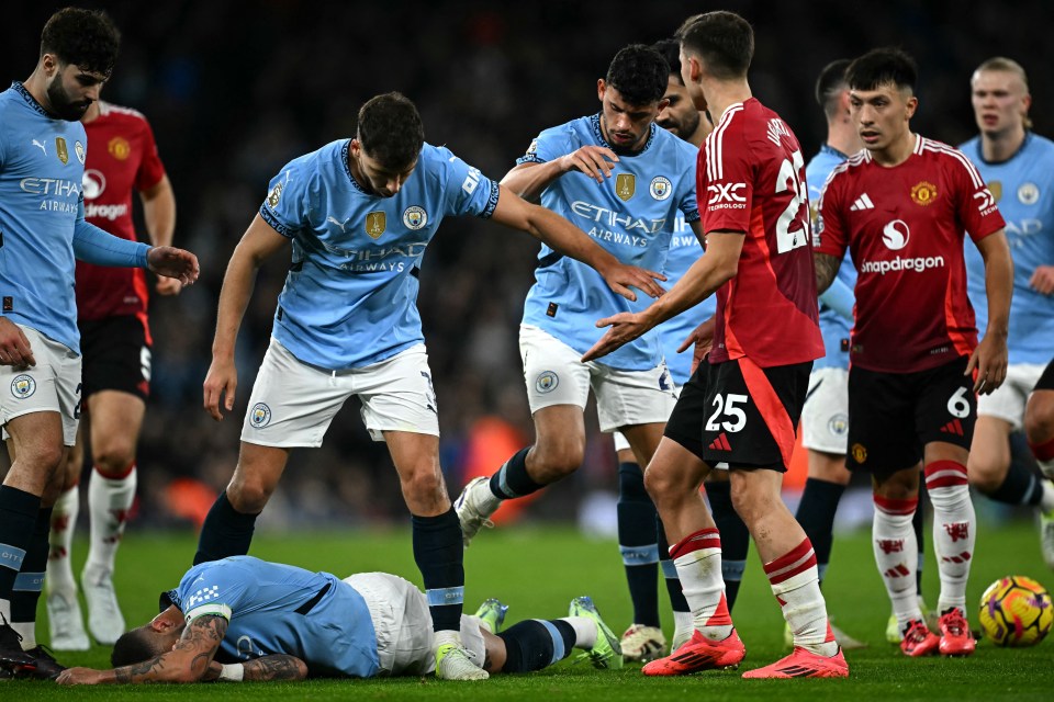 A estrela do Man City mergulhou no chão após o confronto