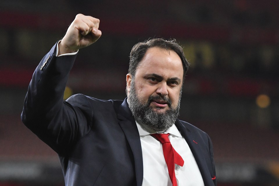 Evangelos Marinakis transformou Nottingham Forest nos quatro principais candidatos