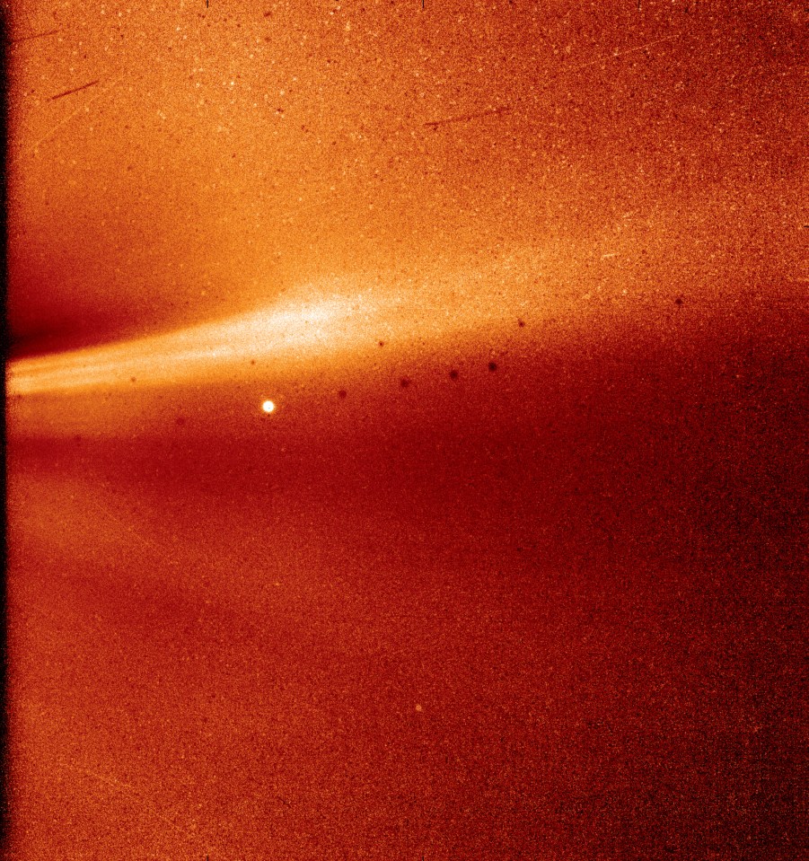 A Parker Solar Probe entrou na ‘corona’ do Sol. É o mais próximo que um objeto feito pelo homem já chegou da nossa estrela. Esta foto de um fenômeno conhecido como 