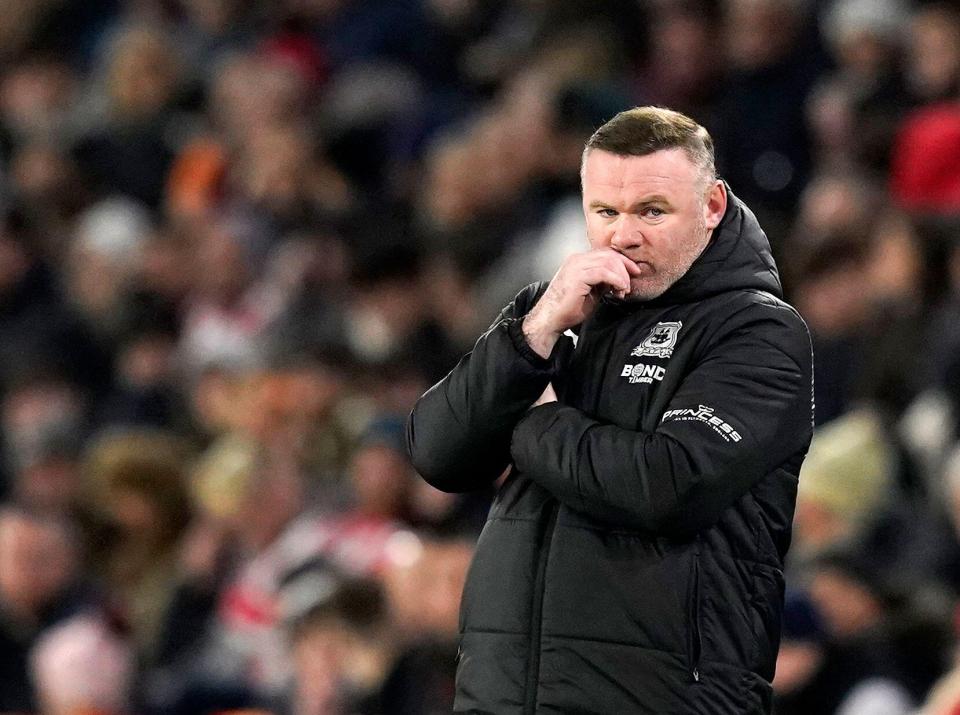 Wayne Rooney está sob pressão crescente no difícil Plymouth