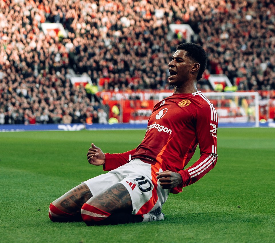 Marcus Rashford marcou dois gols contra o Everton